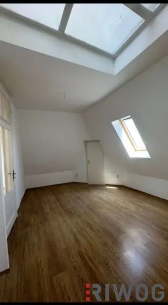 Einmalige Dachgeschosswohnung am Naschmarkt – Mit Vision veredelbar zum 215 m² PENTHOUSE-Juwel mit einmaligen 360°-Blick über Wien