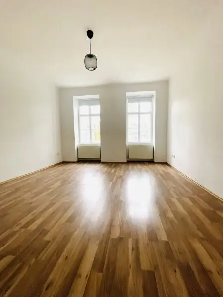 Altbaucharme - neu sanierte 1-Zimmer Wohnung mit möglichen Balkon - Nähe Landstraße