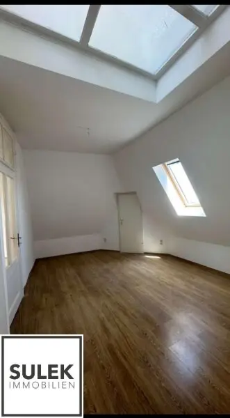 Einzigartige 105 m² große Dachgeschoss Wohnung mit Fernblick // zentrale Lage 1040 // Planstudie DG Ausbau
