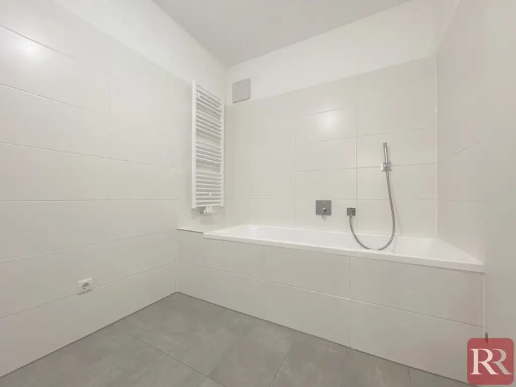 Moderne Wohnung, 3 Zimmer, großer Garten