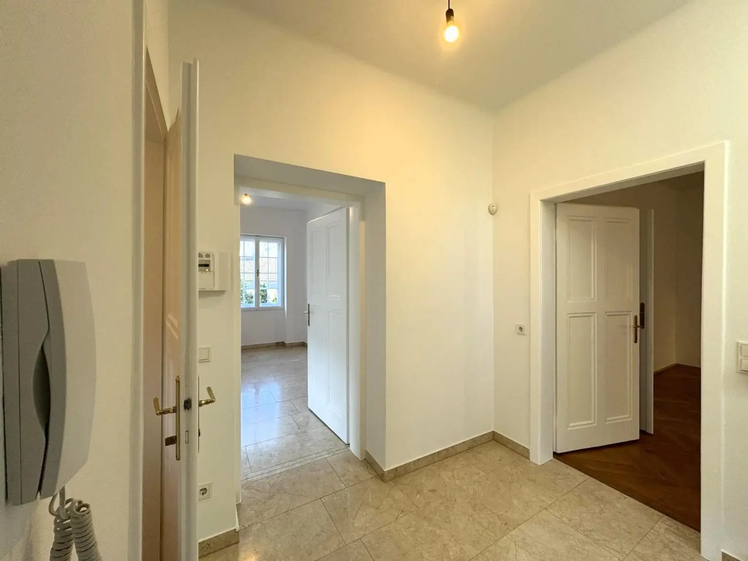 Charmante Alt-Patrizier Villa 3 Schlafzimmer, 4 Bäder + Wohnkeller // Charming old patrician villa, 3 bedrooms, 4 bathrooms + basement living area //