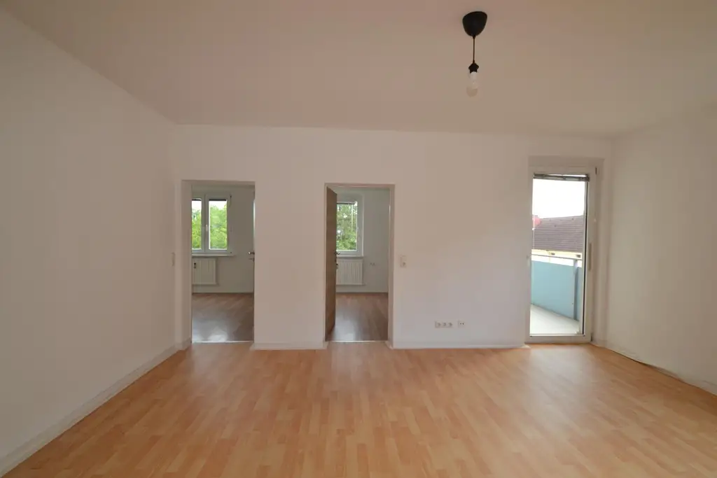 Gut aufgeteilte Wohnung mit Balkon in Hausmening