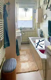 Bad Wohnung OG rechts