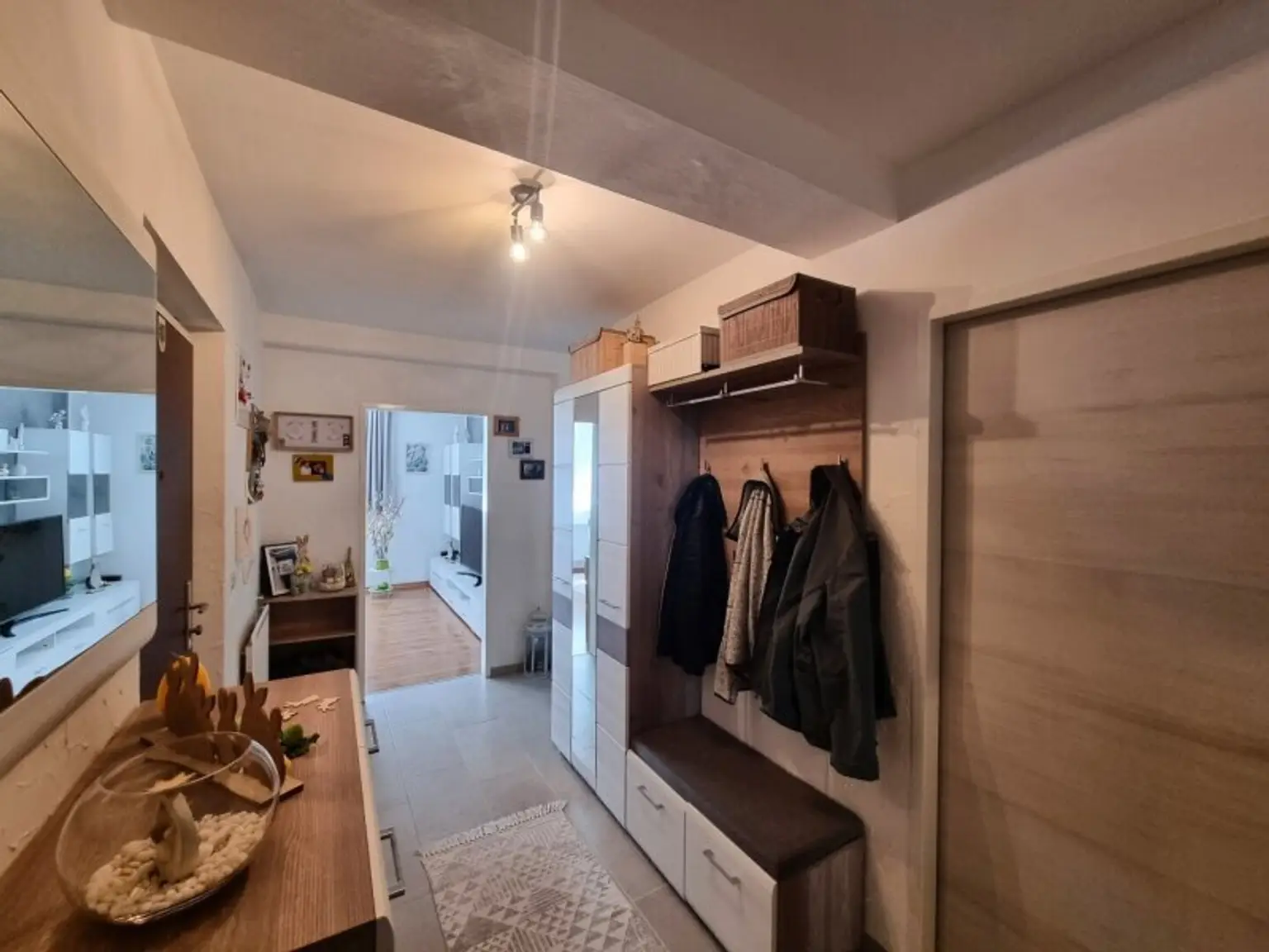 Bereit für den Einzug - Zentrale 3-Zimmer-Wohnung mit separater Küche - Ideal für Familien oder WGs!