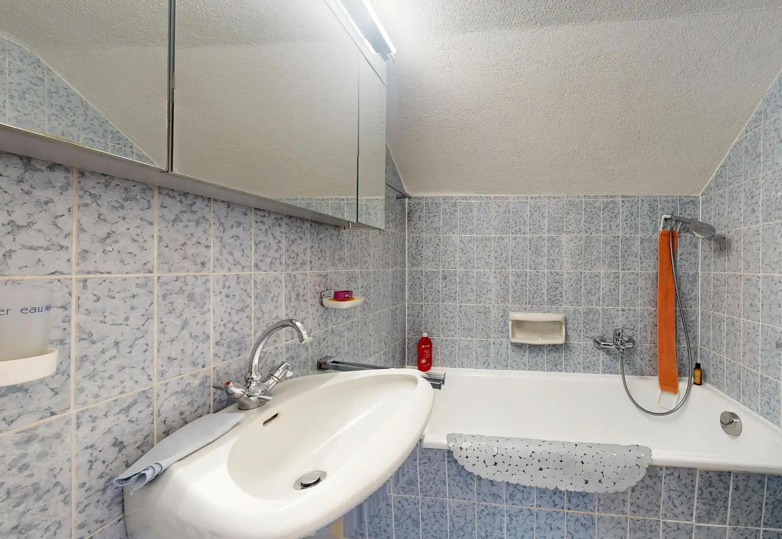 Landeck - Haus - DG Badezimmer