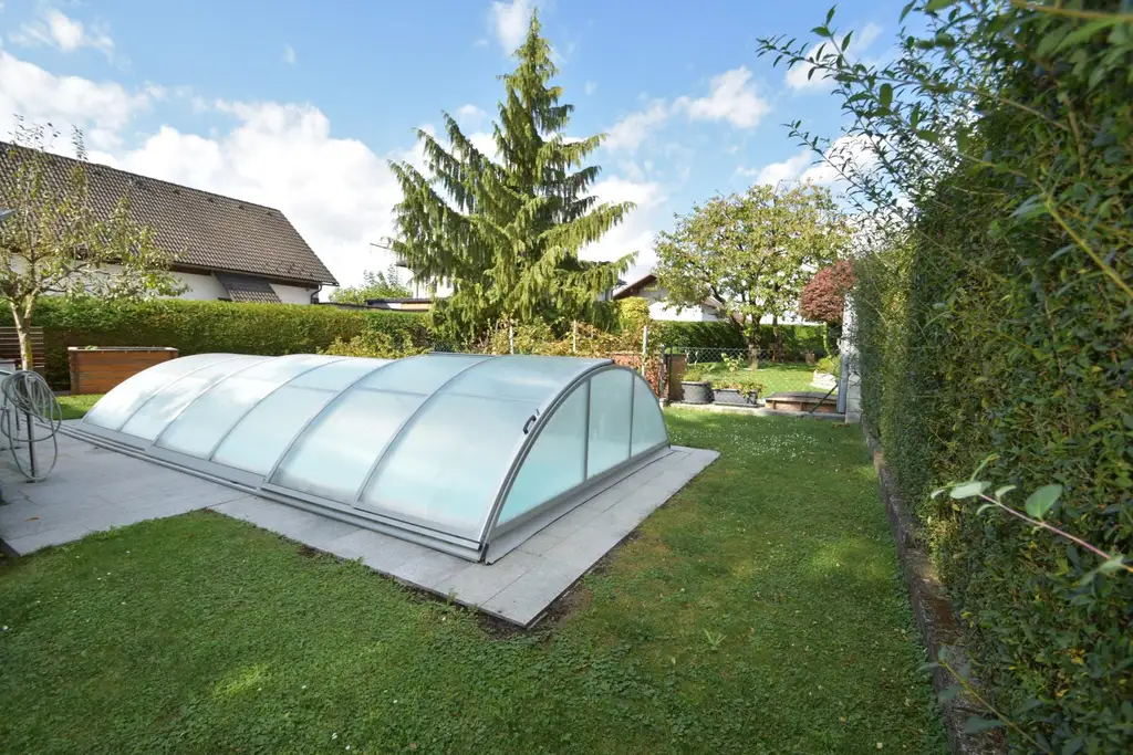 Wohnhaus mit Wintergarten, schönem Garten und Pool im Mostviertel