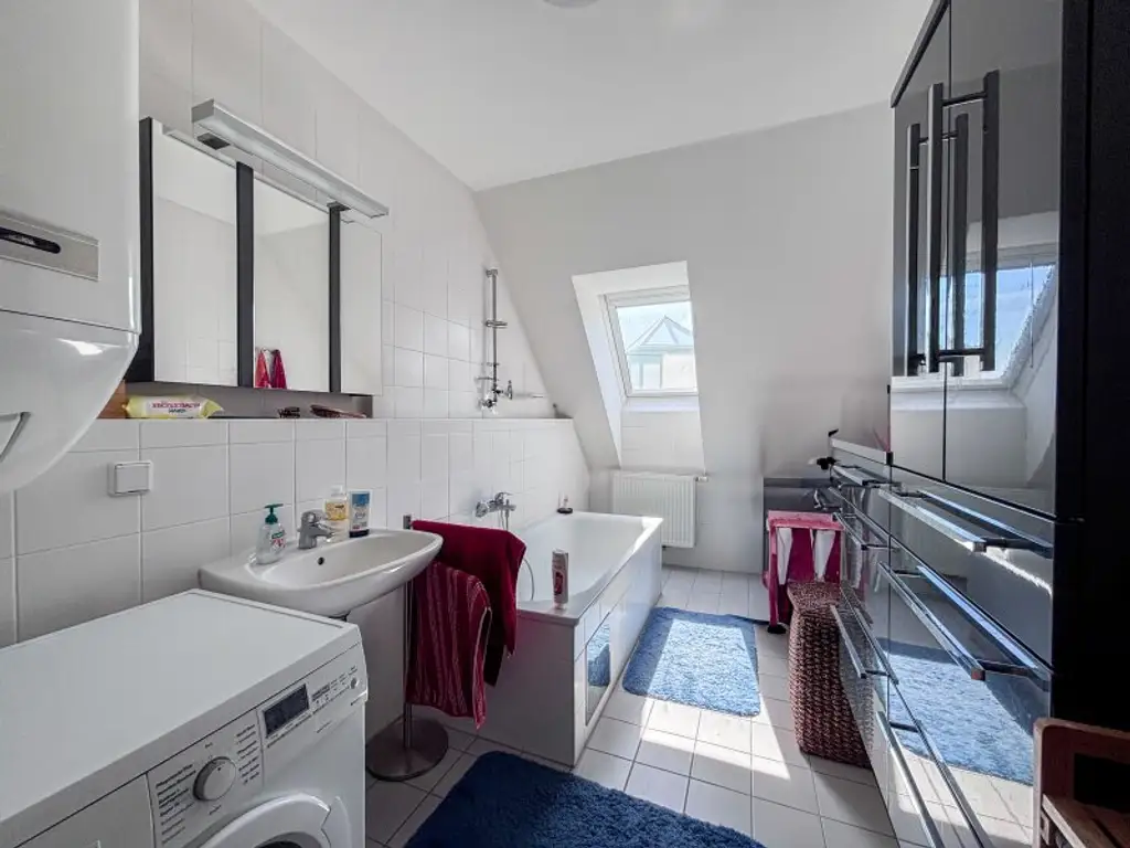 Sonnige DG-Maisonette-Wohnung in Stockerau – viel Platz für die ganze Familie!