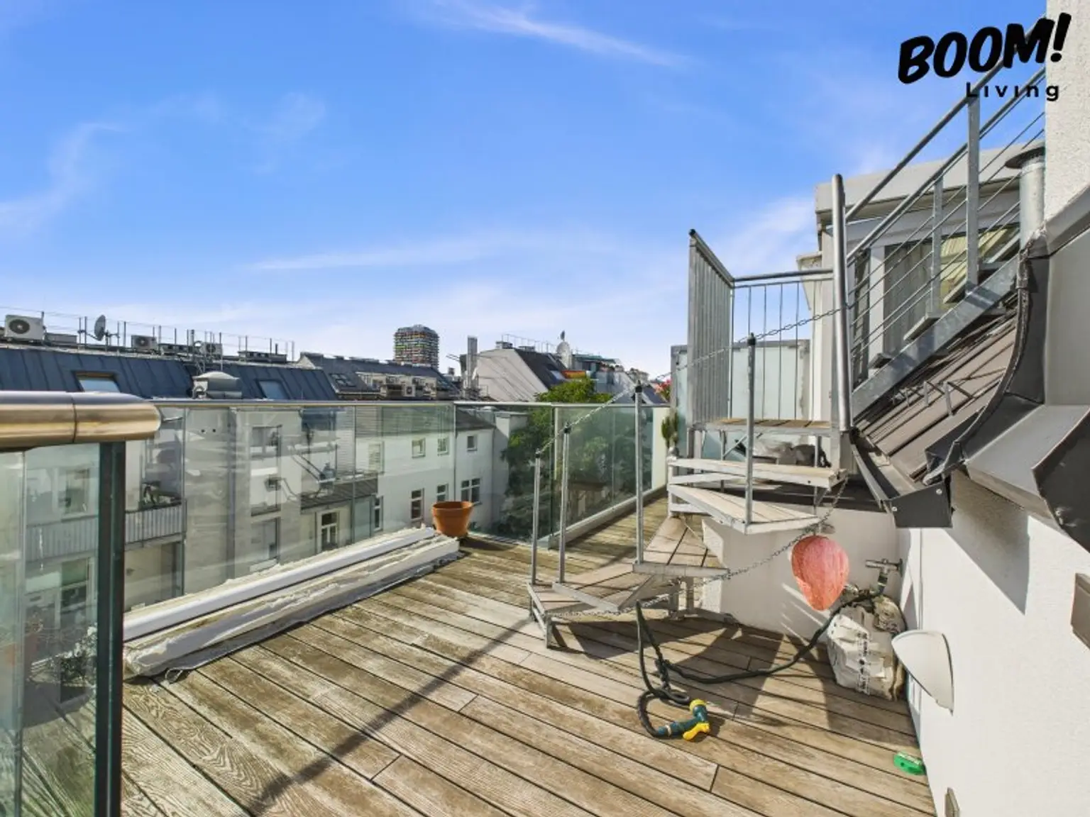 Helle 3-Zimmer-Dachgeschosswohnung mit großer Terrasse in 1200 Wien