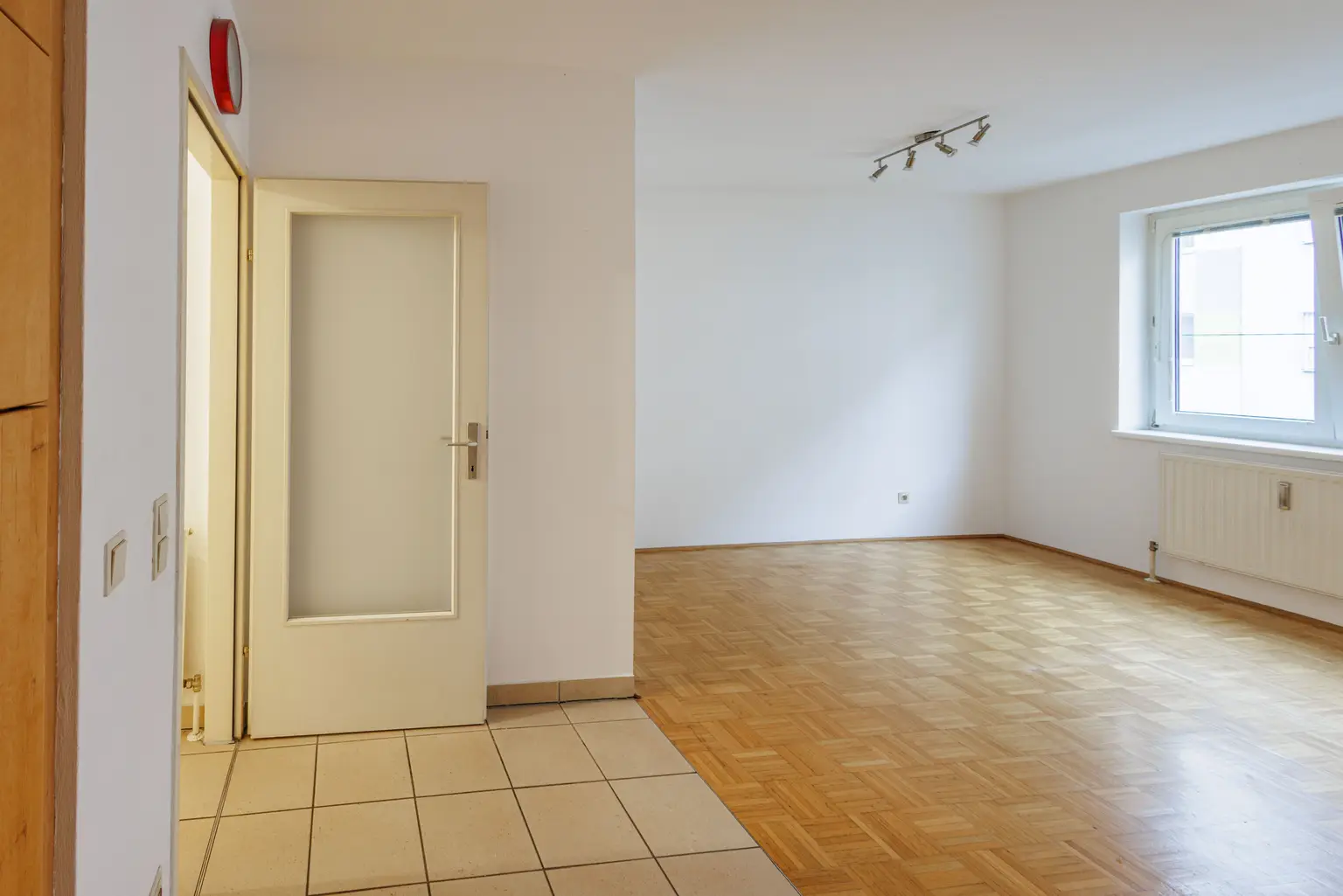 Ruhige 2-Zimmer-Wohnung mit Gartenblick und Garagenplatz