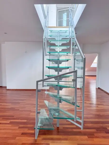 140 m2 große Drei-Zimmer Wohnung mit 40 m2 großer Dachterrasse! Neustiftgasse/ Sankt-Ulrich-Platz!