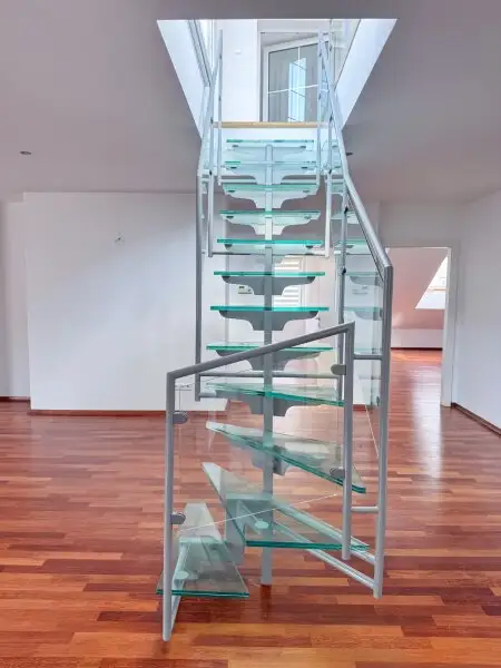 140 m2 große Drei-Zimmer Wohnung mit 40 m2 großer Dachterrasse! Neustiftgasse/ Sankt-Ulrich-Platz!