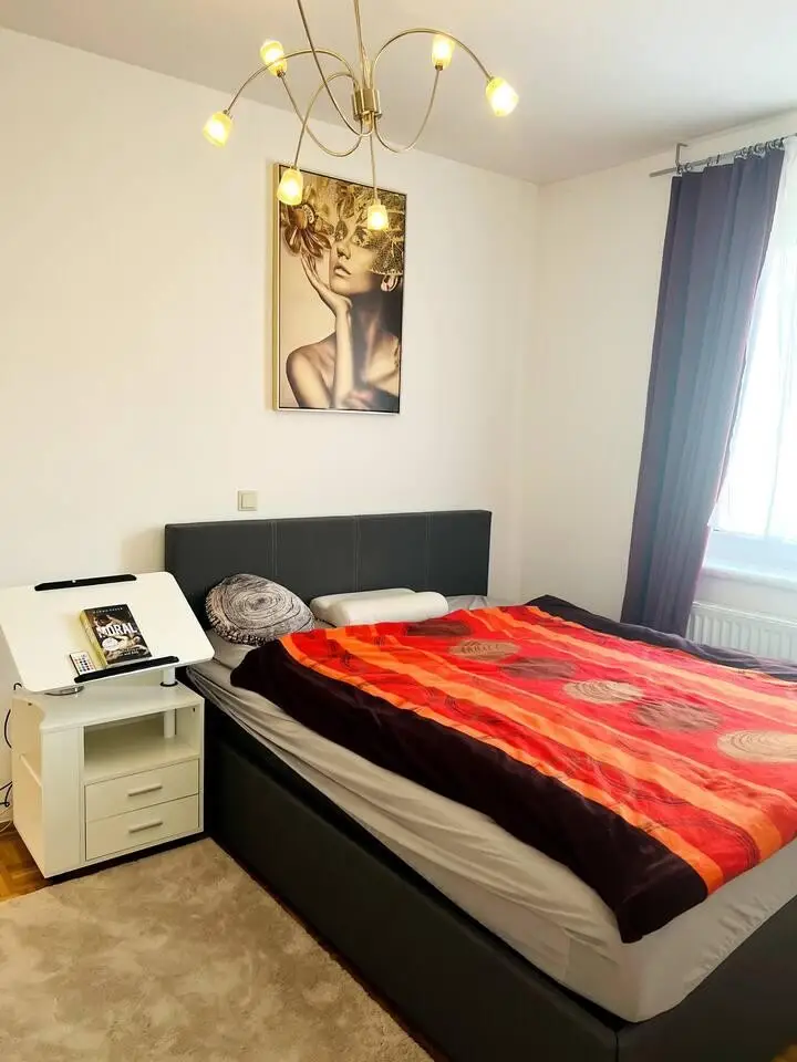 Klassische, ruhige 2-Zimmer-Wohnung mit Loggia - verfügbar ab Jänner 2026