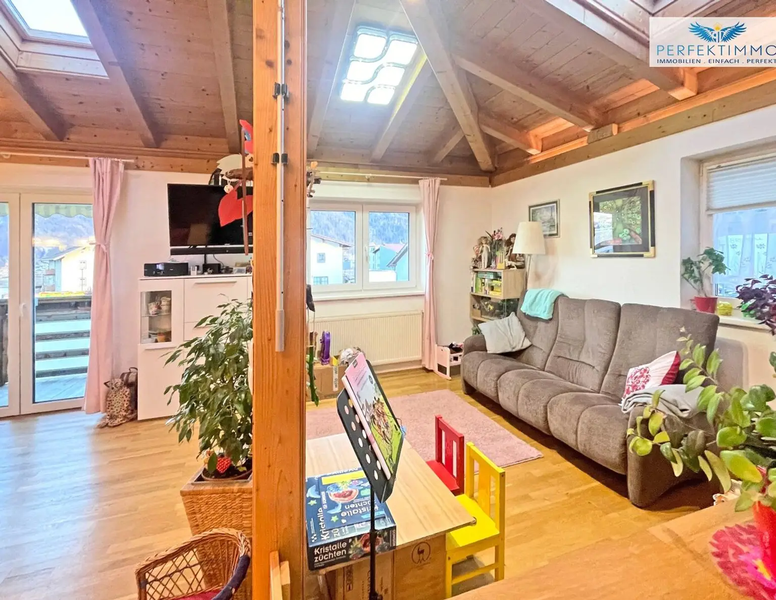 Großzügige 2-Zimmer-Dachgeschosswohnung