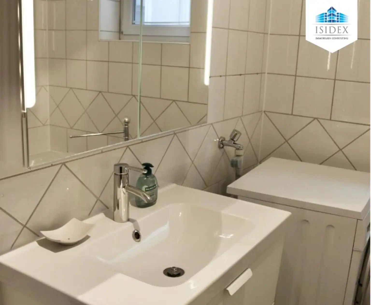 **NEU** Top ausgestattete 3-Zimmer DG-Maisonetten-Wohnung mit großzügiger TERRASSE und SAUNA! Perfekte Lage!!