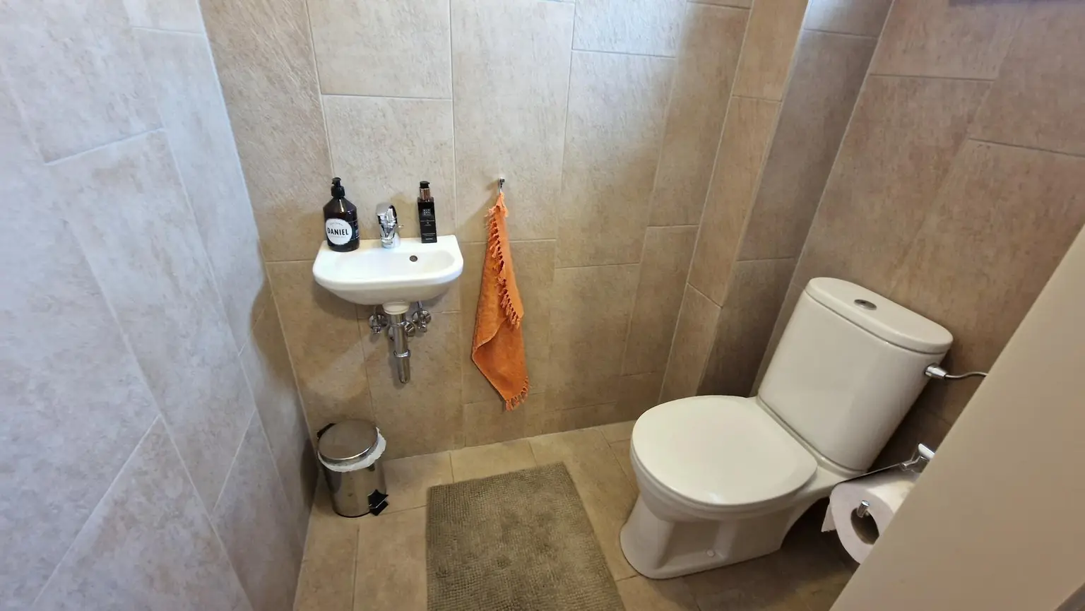 Charmantes Reihenhaus mit Garten, Pool und Terrasse – gepflegt & bezugsbereit ab Sommer 2026