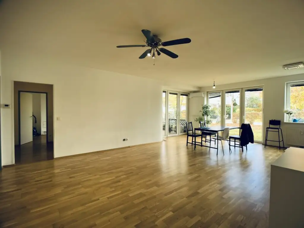 Vielseitig nutzbare, sanierte Praxis / Wohnung in zentraler Bahnhofsnähe in Brunn am Gebirge – Kauf oder Miete möglich!