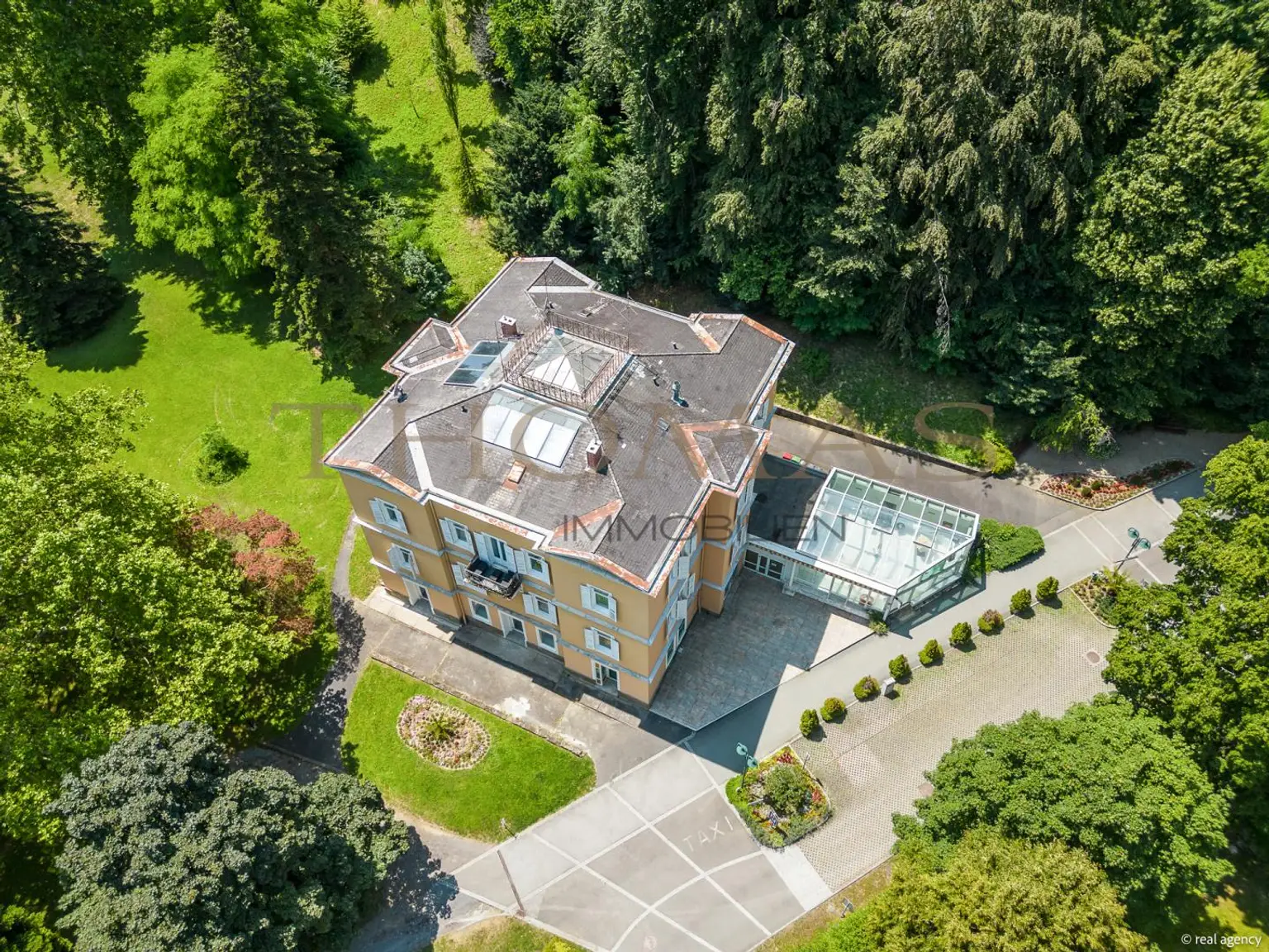 Kurparkjuwel "Villa Clar" - Boutiquehotel, Restaurant & 3 Geschäftsflächen