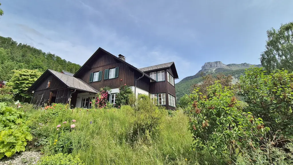 Altaussee: Haus mit Seeblick, Traumgarten, Carport