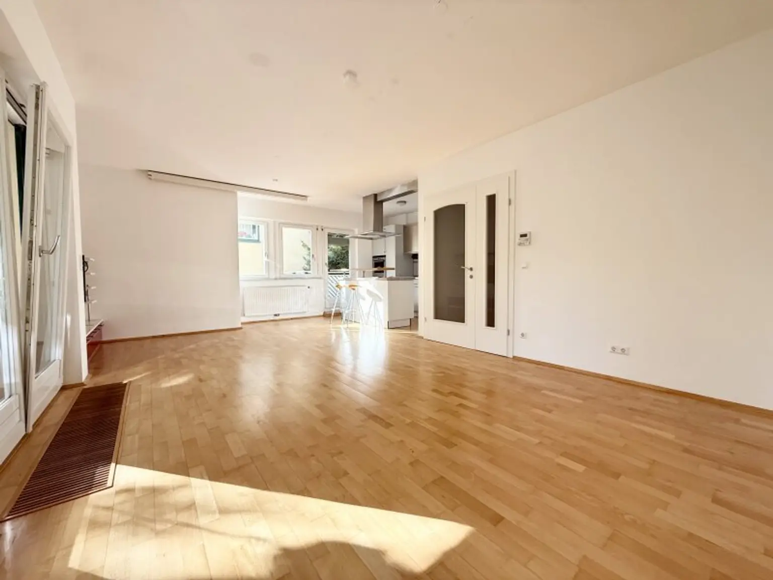 absolute Ruhelage: Helle, sonnige 3 Zimmer Wohnung mit Balkon und Terrasse in Grünlage Ober St.Veits 1130 zu mieten!