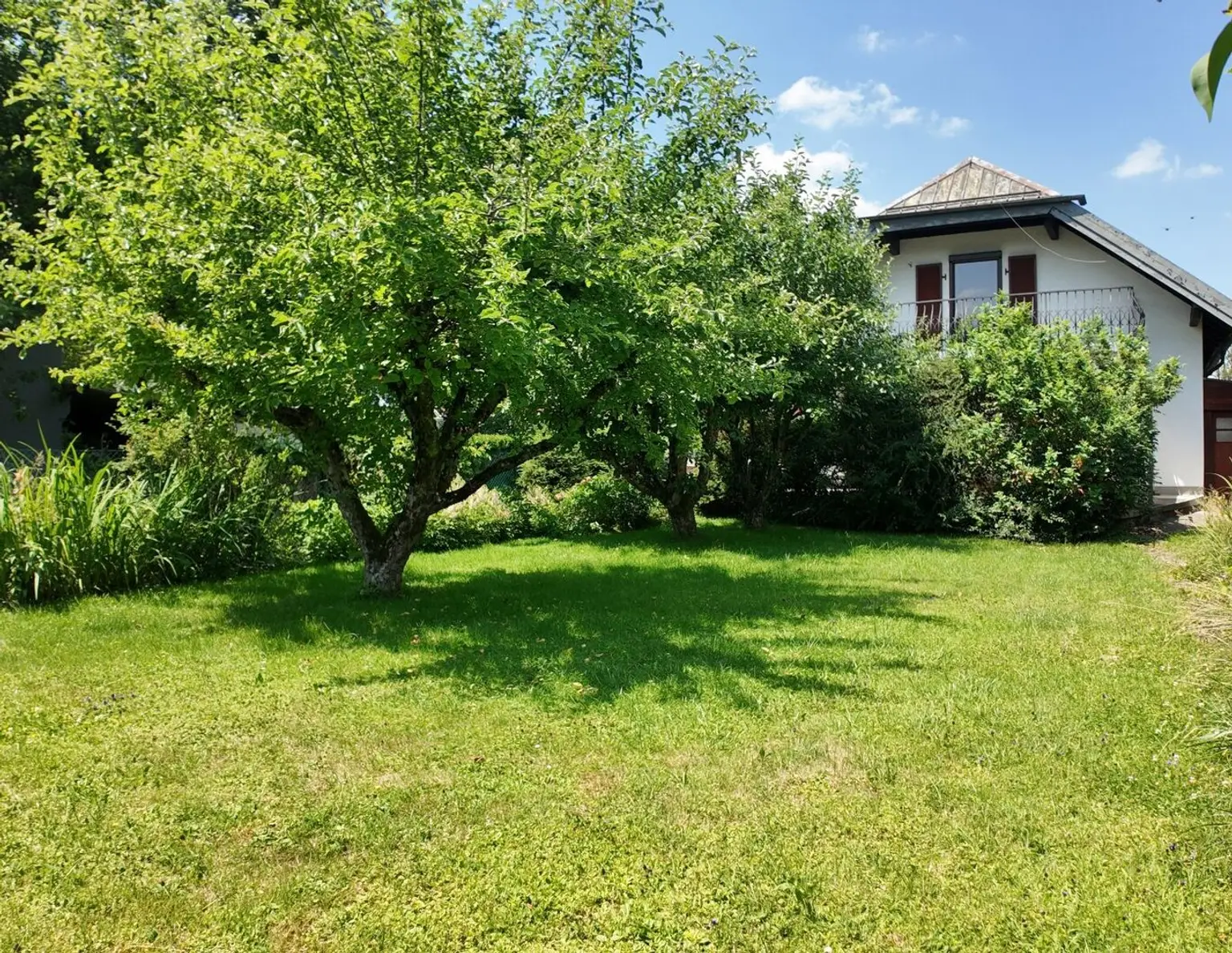 Wohnen mit Fernblick: Charmantes Mehrfamilienhaus in Seekirchen am Wallersee!