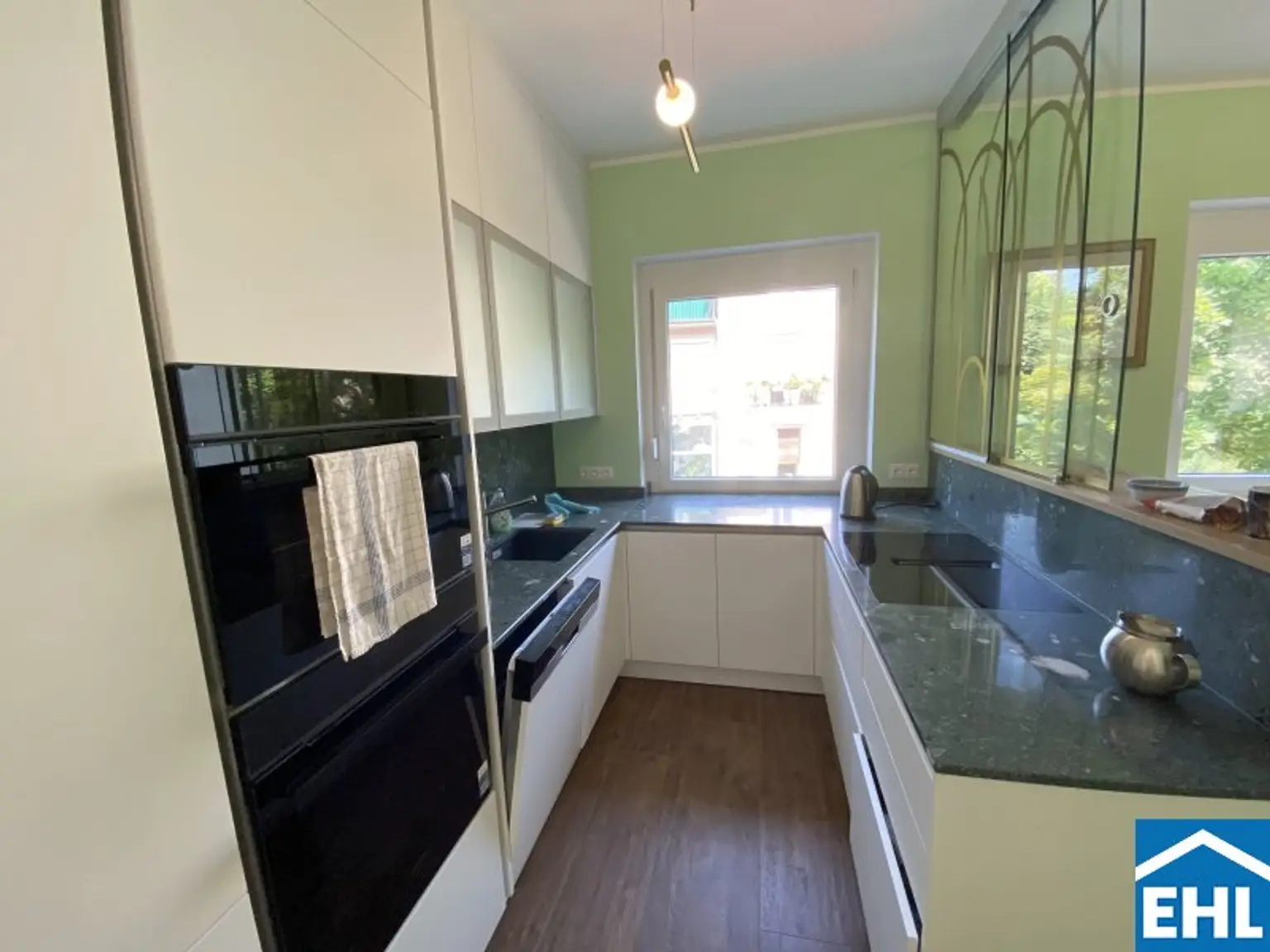 Einziehen und wohlfühlen! Möblierte 3-Zimmer-Wohnung inklusive Stellplatz nahe Schönbrunn!