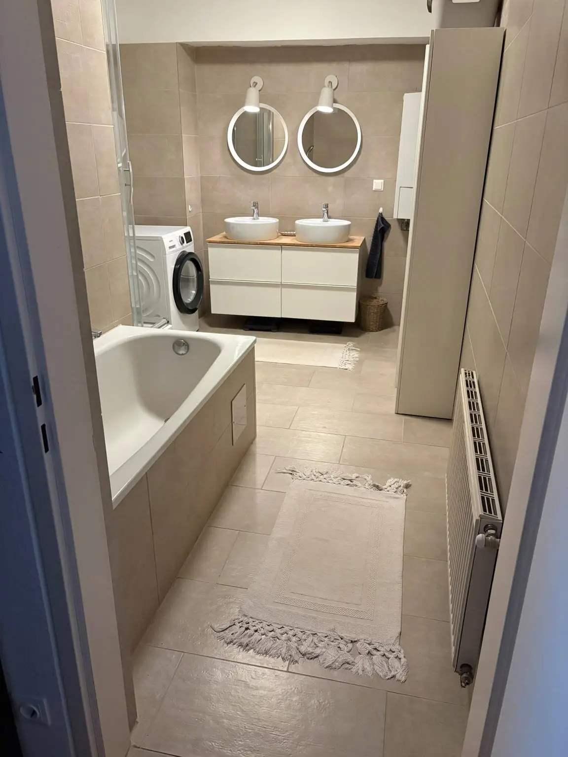 Schöne Wohnung mit 4 Zimmer + großer Terrasse!