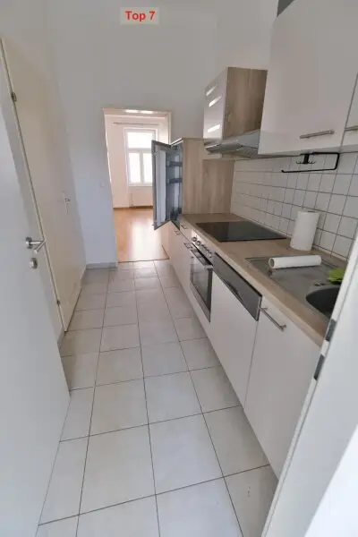 Drei UNBEFRISTETE 2 Zimmer-Wohnungen mit KFZ-Stellplatz im Haus