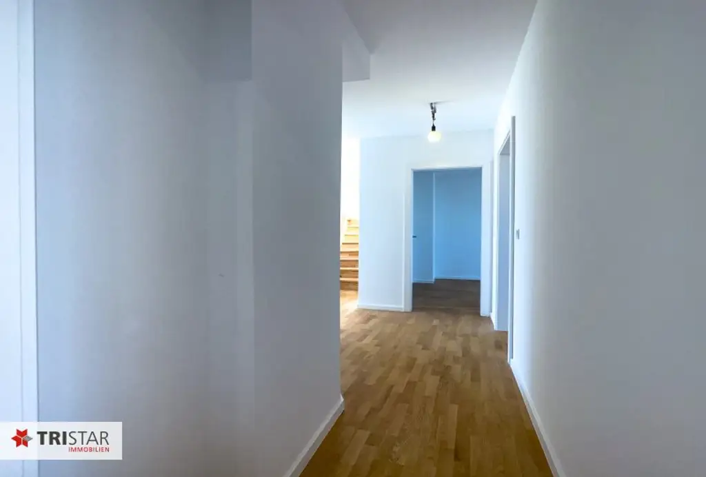 Nähe AKH · Dachgeschosswohnung · zwei Etagen · drei Außenflächen · Küchenanschlüsse auf beiden Ebenen · verführerischer Preis!!