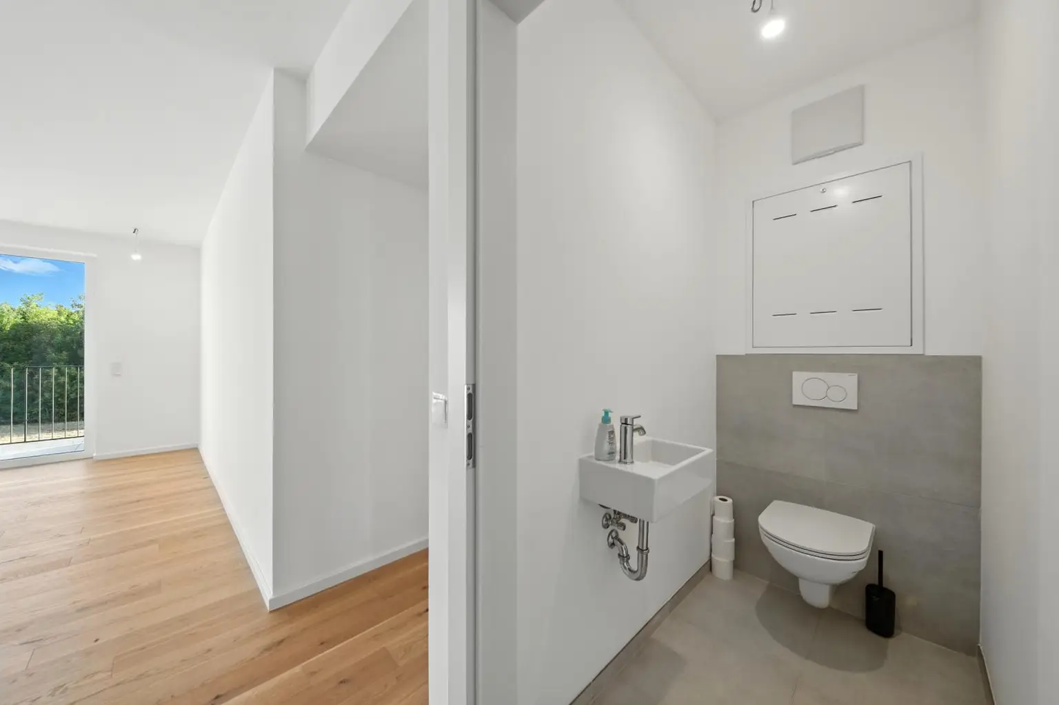 ERSTBEZUG! 3-ZIMMER WOHNUNG MIT BALKON und PKW-STELLPLATZ!