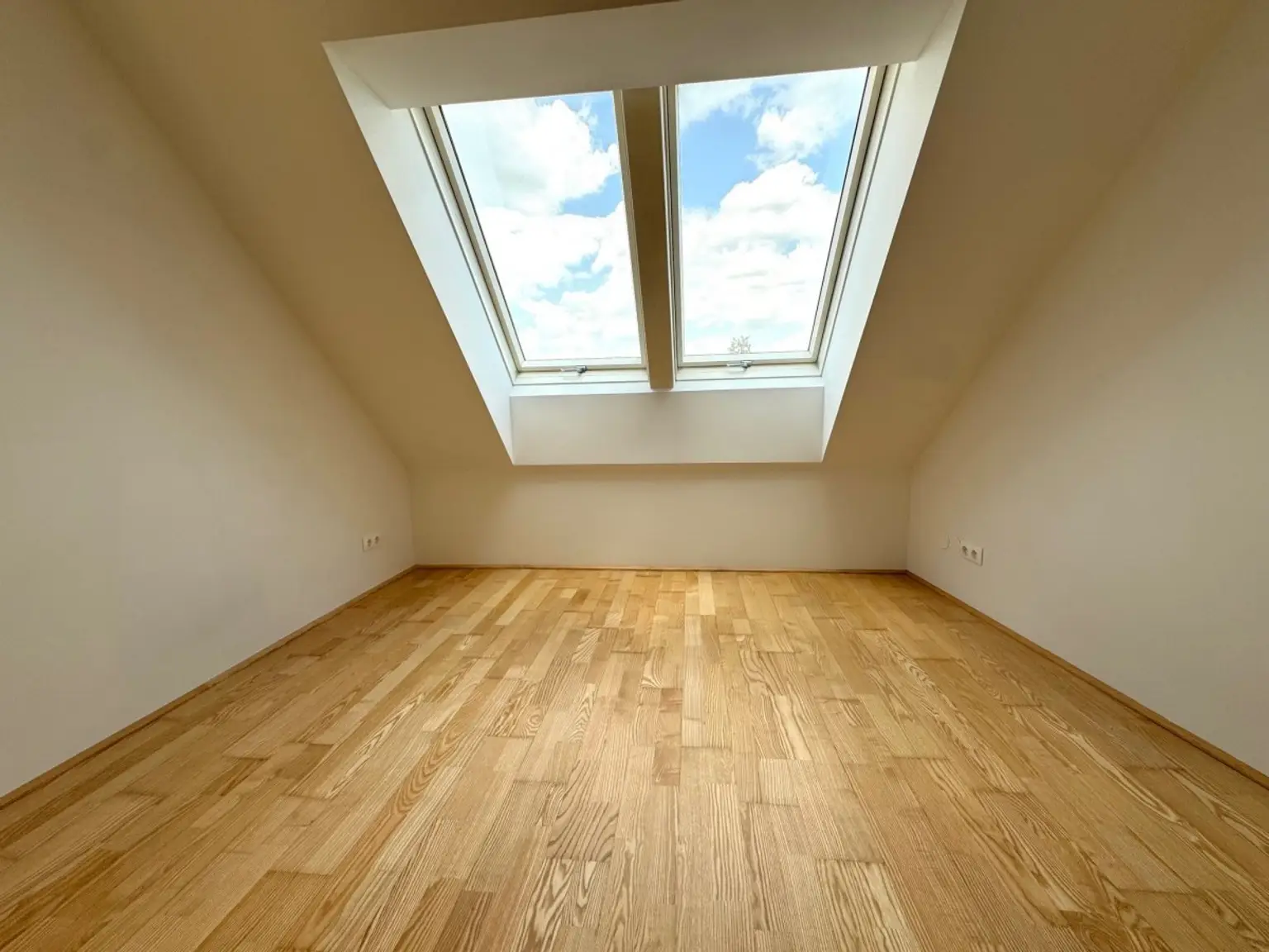 H | ++ NEU ++ FAMILIENWOHNUNG mit Galerie und FANTASTISCHER TERRASSE | Prima Service Immobilien