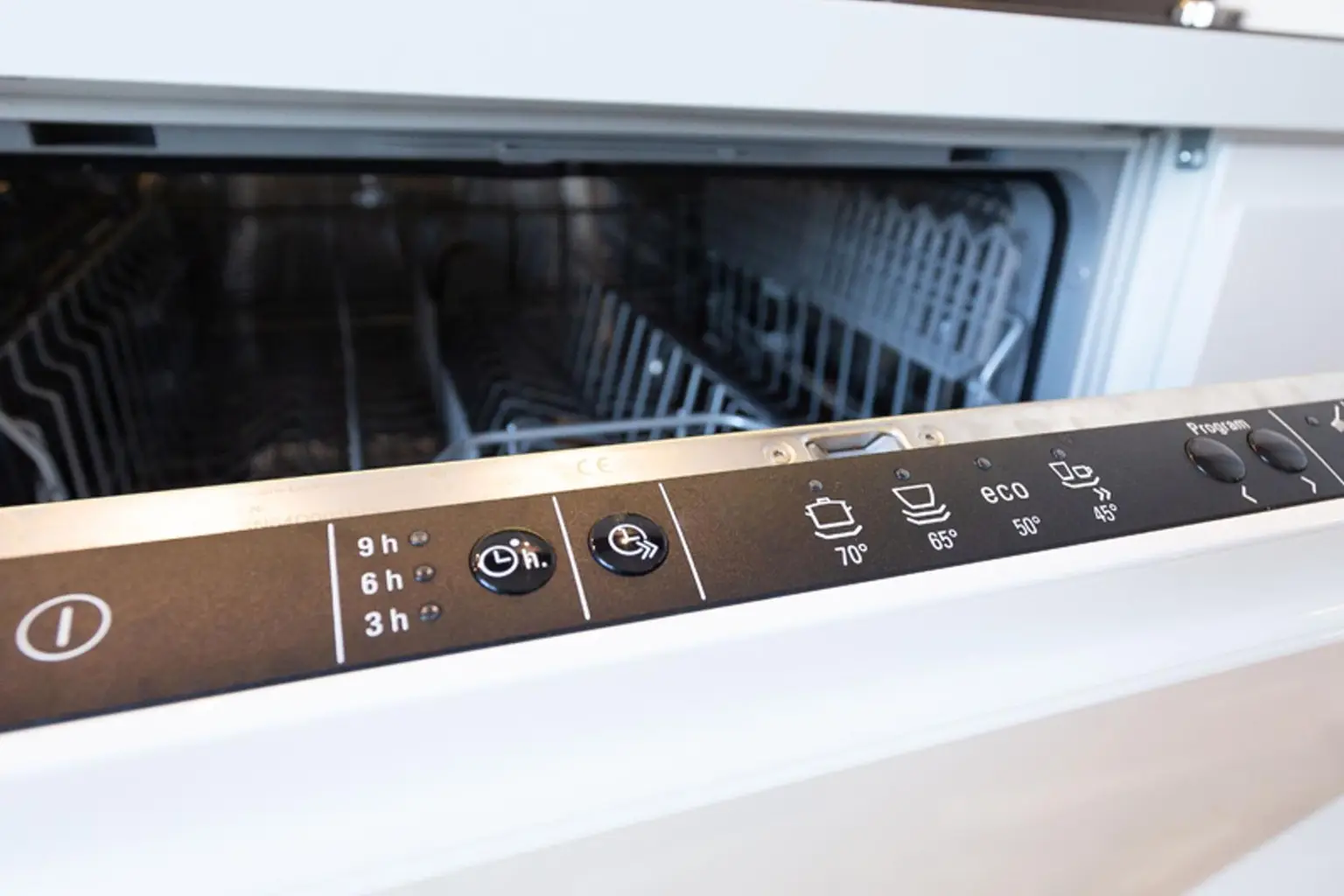 "Möblierte Dachgeschosswohnung"