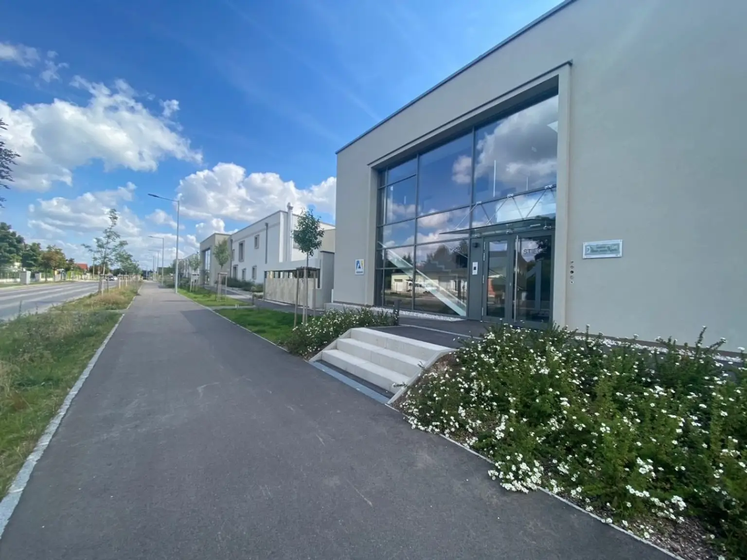 11 | NEU ++ VIER Zimmer mit TERRASSE und GARAGENPLATZ | Prima Service Immobilien