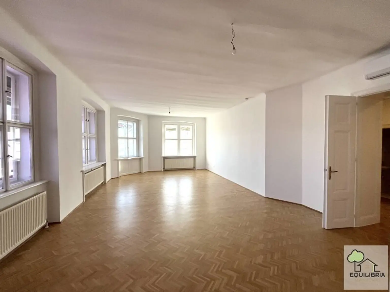 REPRÄSENTATIVES ALBAU BÜRO ZU MIETEN -Franz-Josefs-Kai
