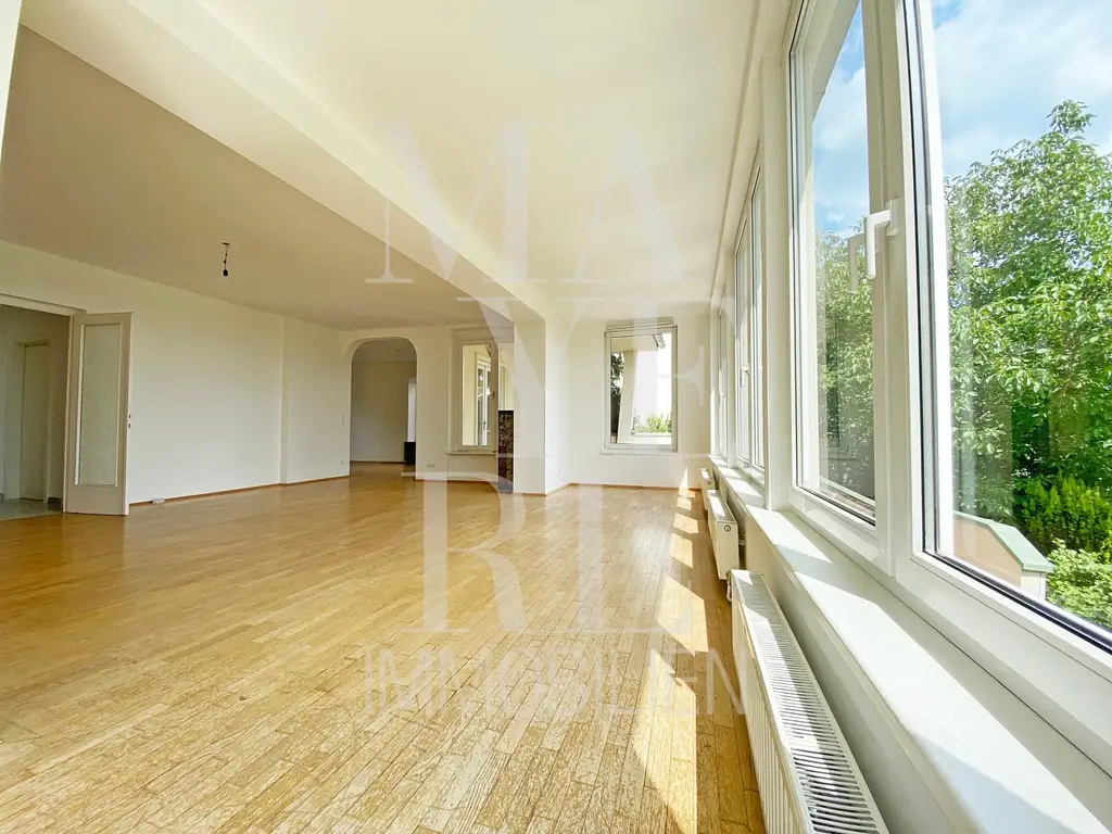 SCHÖNES EINFAMILIENHAUS MIT POOL, TOLLER BLICK, GARAGE & GARTEN