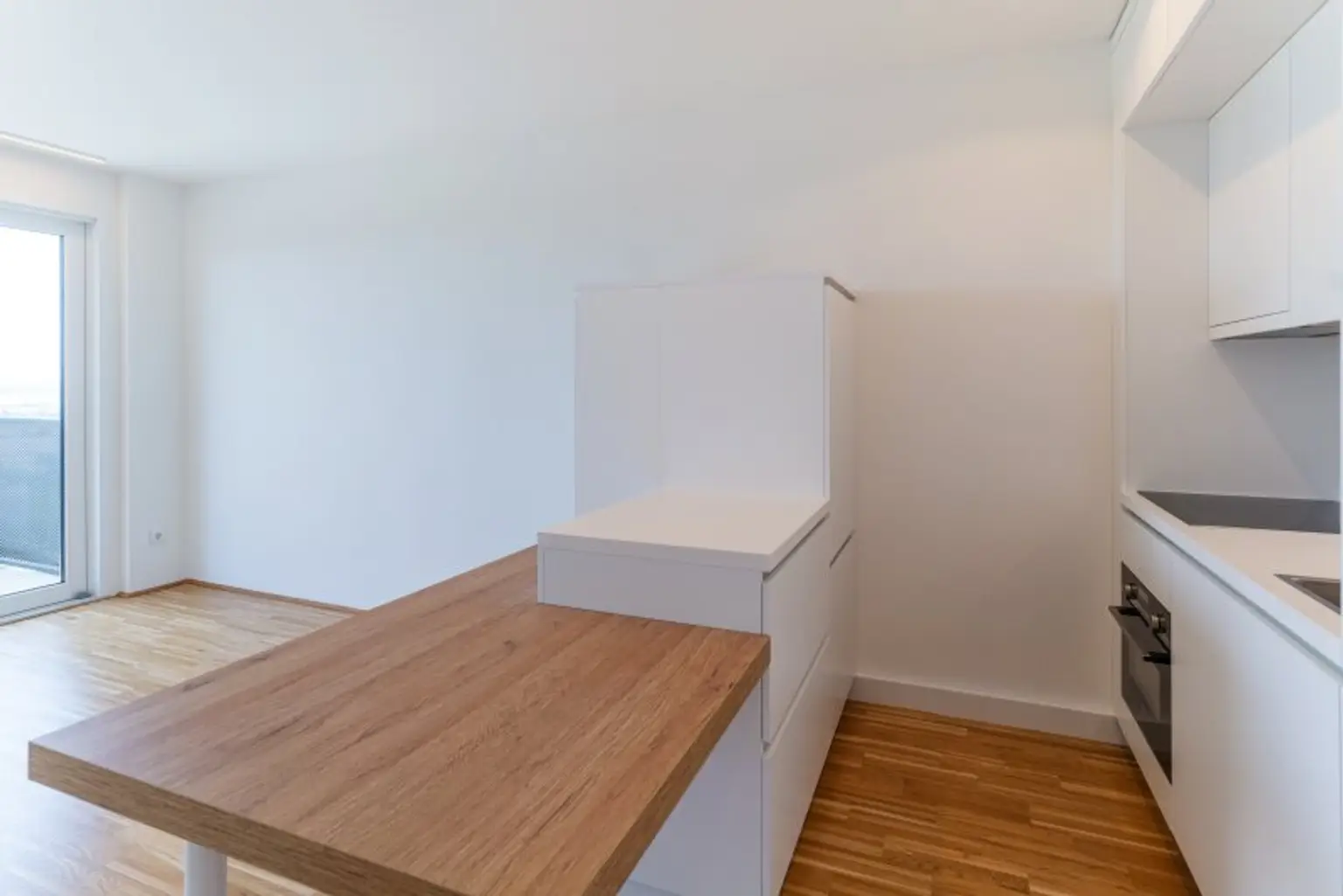 Serviced Apartment! All inclusive (Strom, Heizung, Internet + TV, Fitness) Wohnen im TABA Tower!