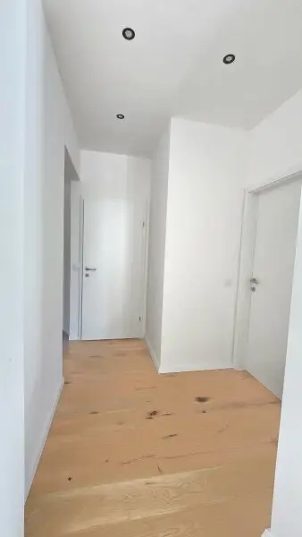 Neusanierte zwei Zimmerwohnung