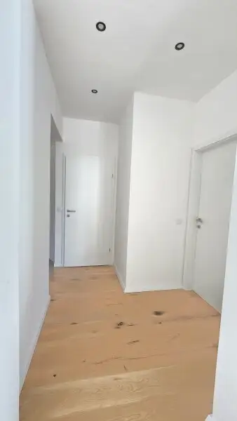 Neusanierte zwei Zimmerwohnung