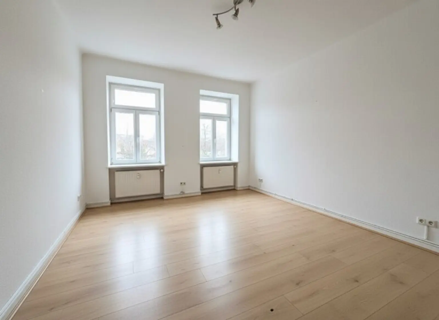 Vollrenovierter Altbau-Charme mit Wohlfühlfaktor
