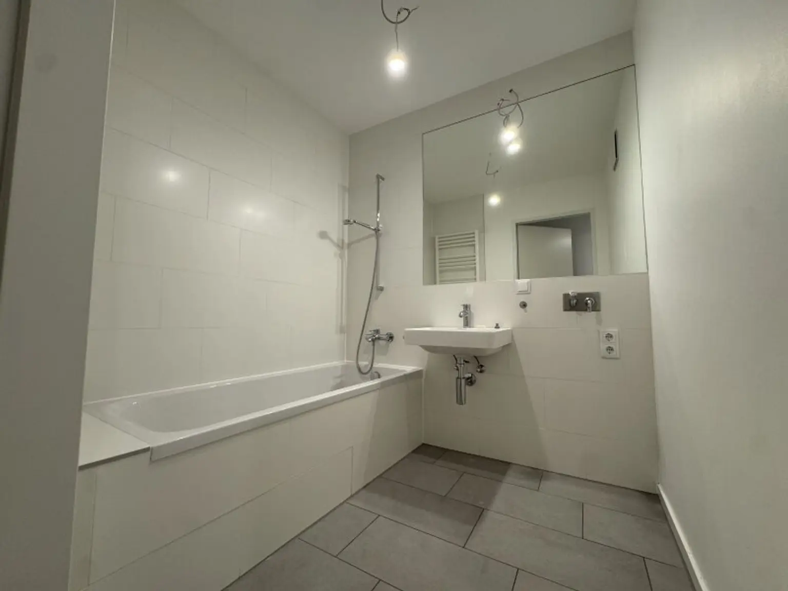 3-Zimmer Neubau! Angenehm, ruhige Lage nahe dem Riverside! JETZT ANFRAGEN!