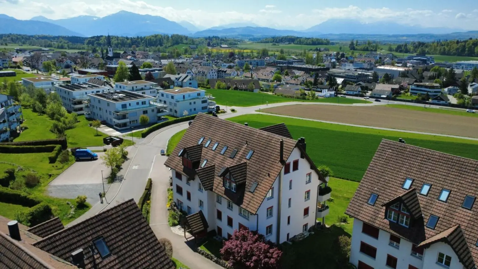 Dachgeschoss Wohnung mit wunderbarer Aussicht, an ruhiger, kinderfreundlicher Lage!
