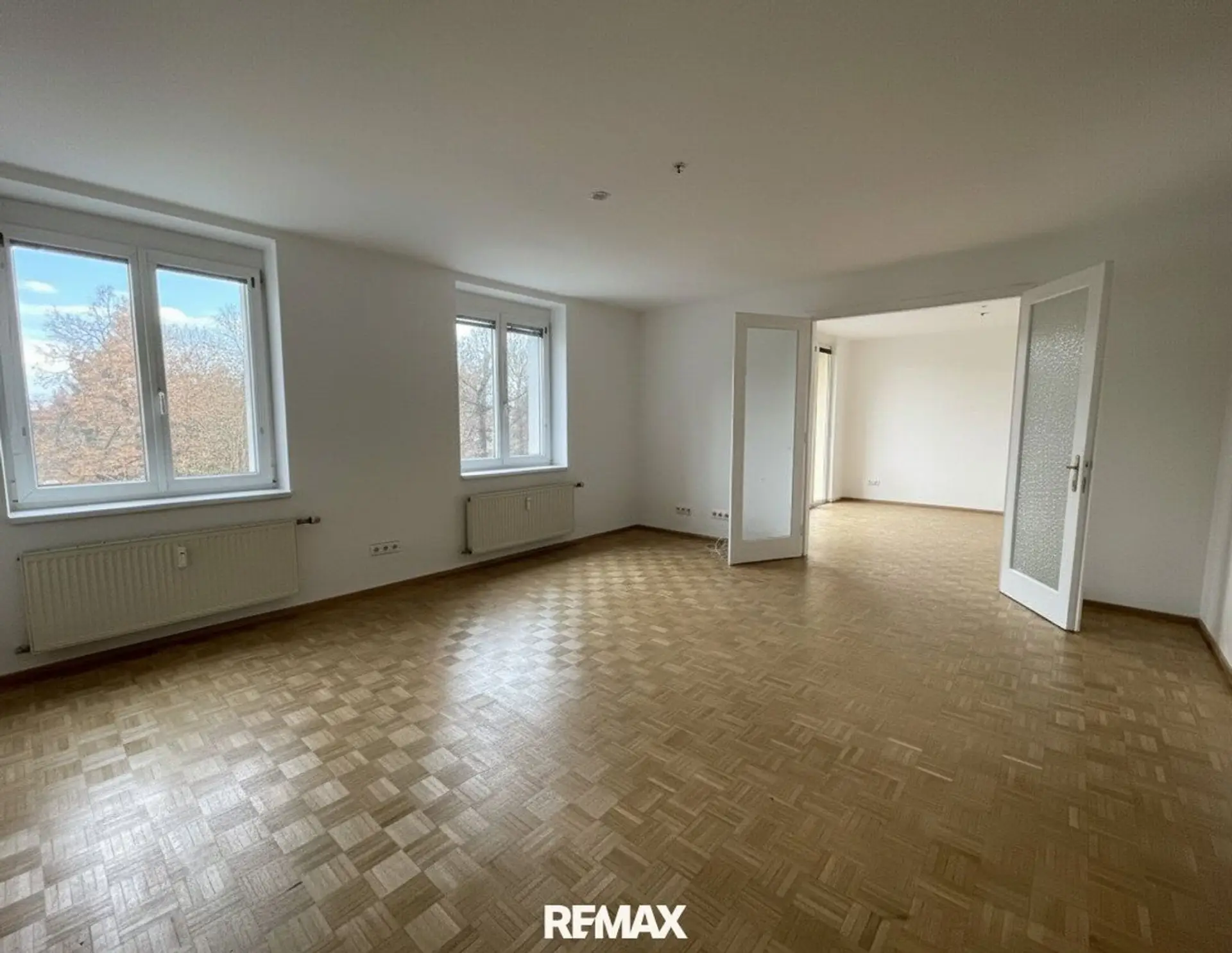 Neuer Preis: 4,5-Zimmer-Wohnung mit Loggia und Balkon in Zentraler Lage