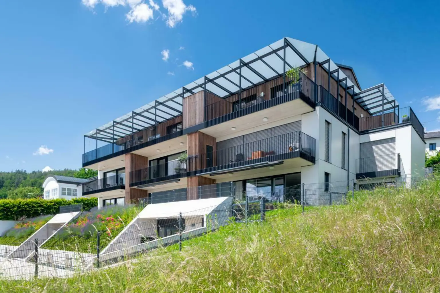 Krumpendorf am Wörthersee: Moderne Penthouse Wohnung mit Pool und Seeblick | Krumpendorf - Wörthersee: Modern penthouse apartment with pool and lake view