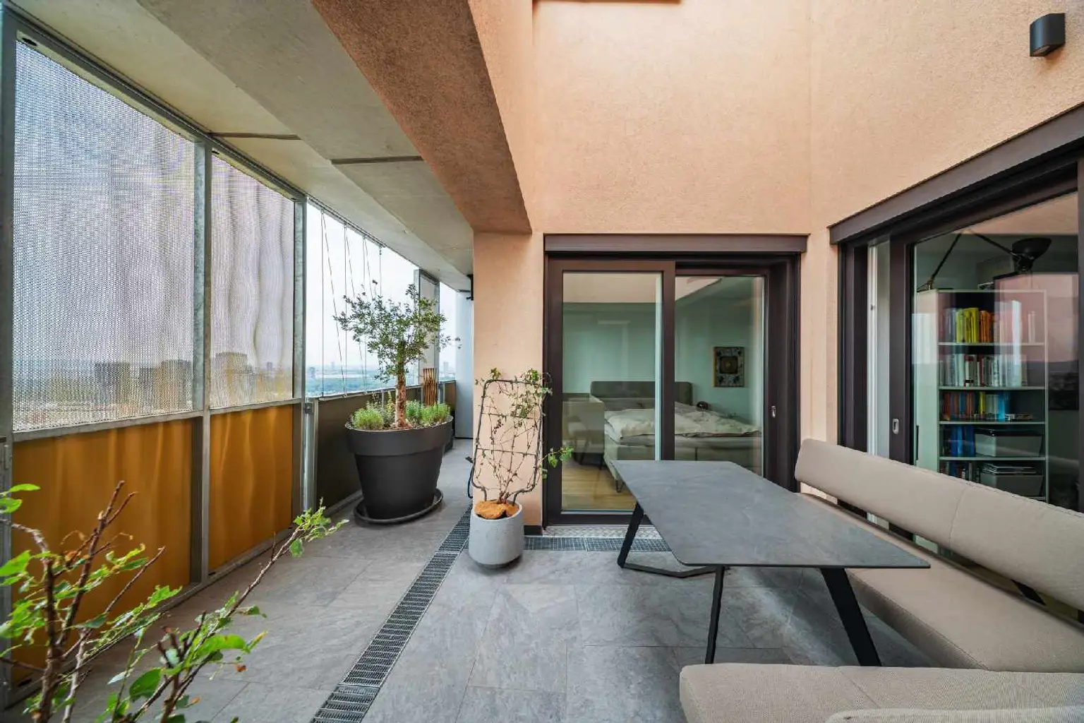 Penthouse im 34. OG mit Terrasse I 360° Wienblick I Designküche I TG Platz mit E-Ladestation