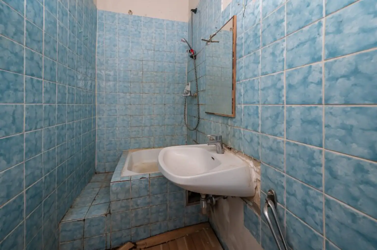 **Hannovermarkt** Sanierungsbedürftige 2-Zimmer Altbauwohnung -  Airbnb/Kurzzeitvermietung Zustimmung aller Eigentümer vorhanden