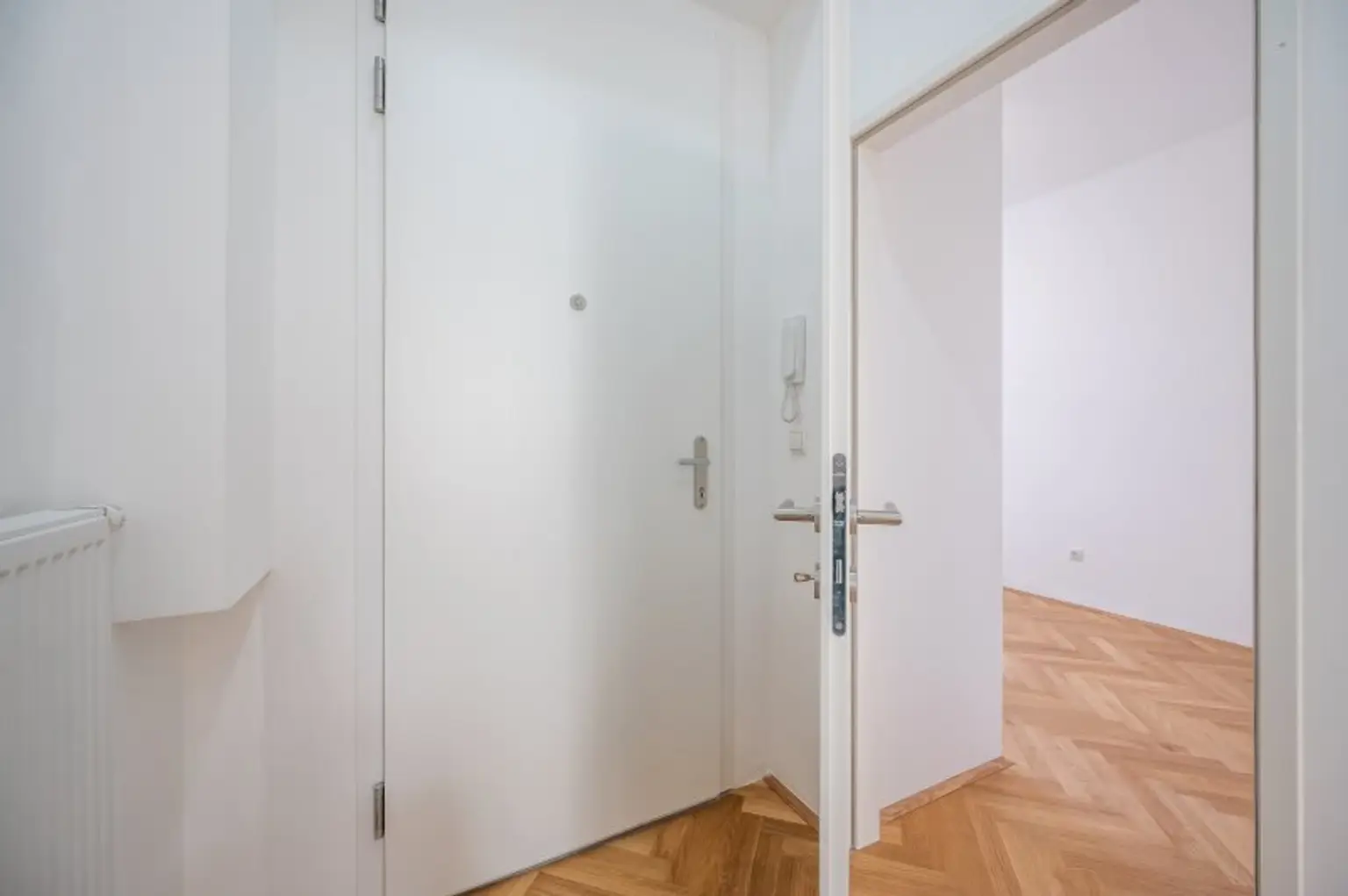 ++NEU++ Generalsanierte 2-Zimmer Altbau-Wohnung mit viel Potenzial!