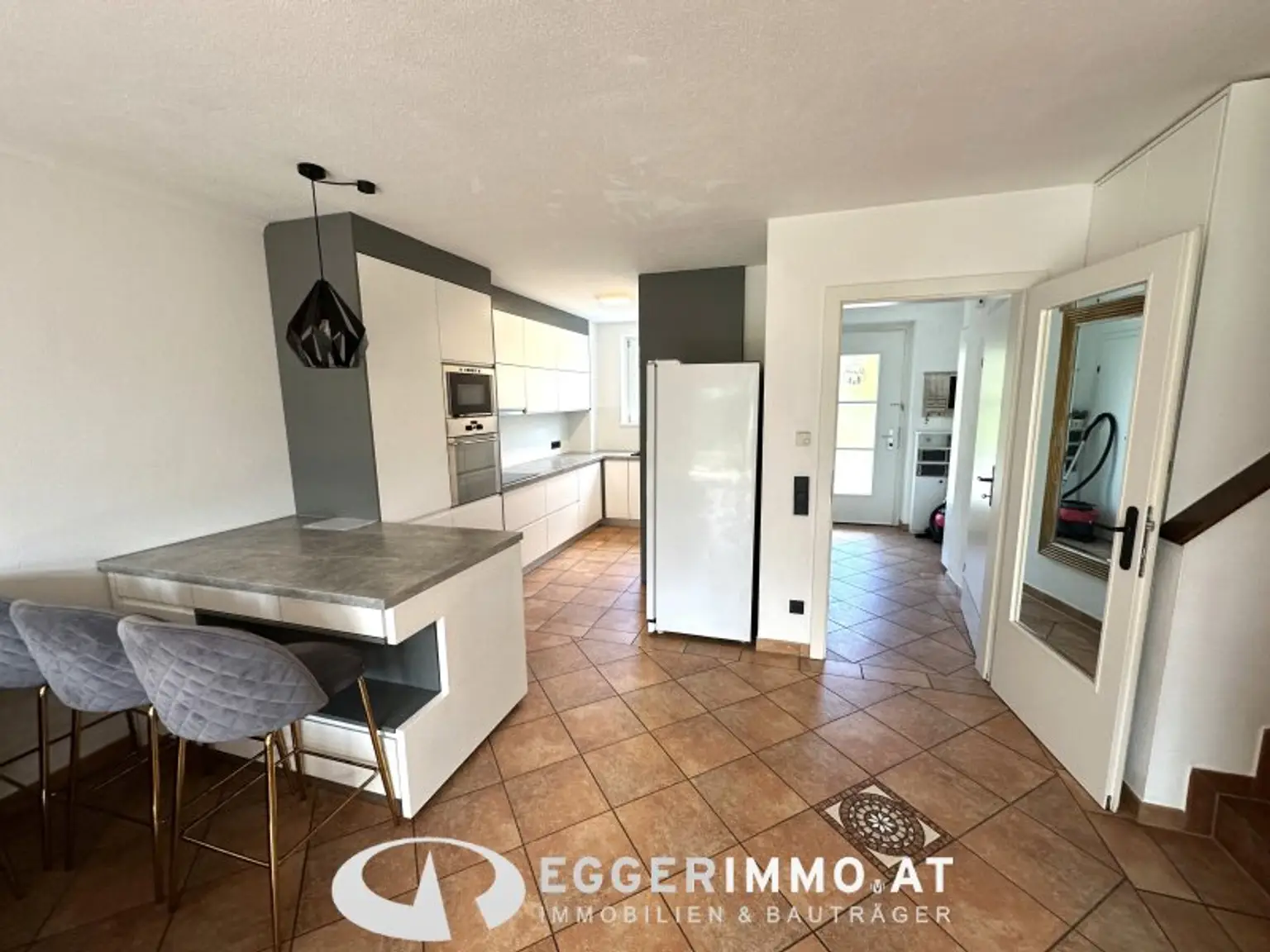 5751 Maishofen/Mitterhofen; attractive, well-maintained half of a house, 4 bedrooms,