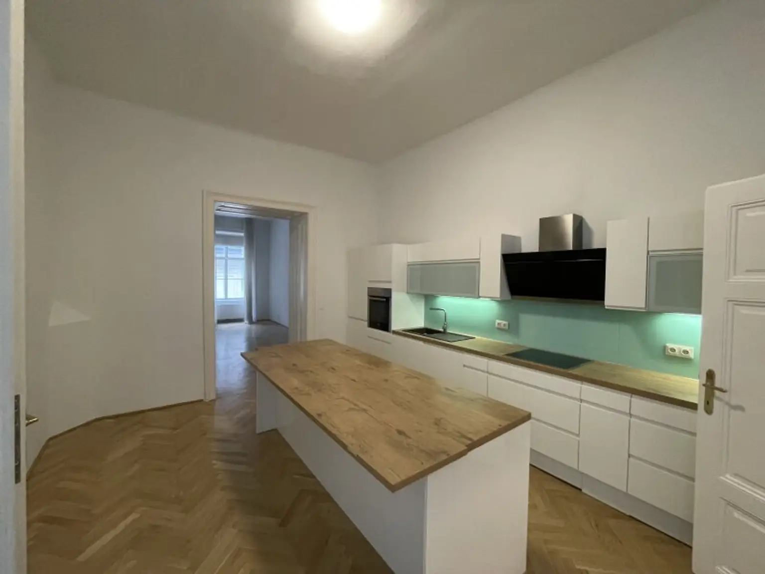 162 m² LUXURIÖSER ALTBAU -- GENERALSANIERT -- NEBEN GRABEN -- UNBEFRISTET!