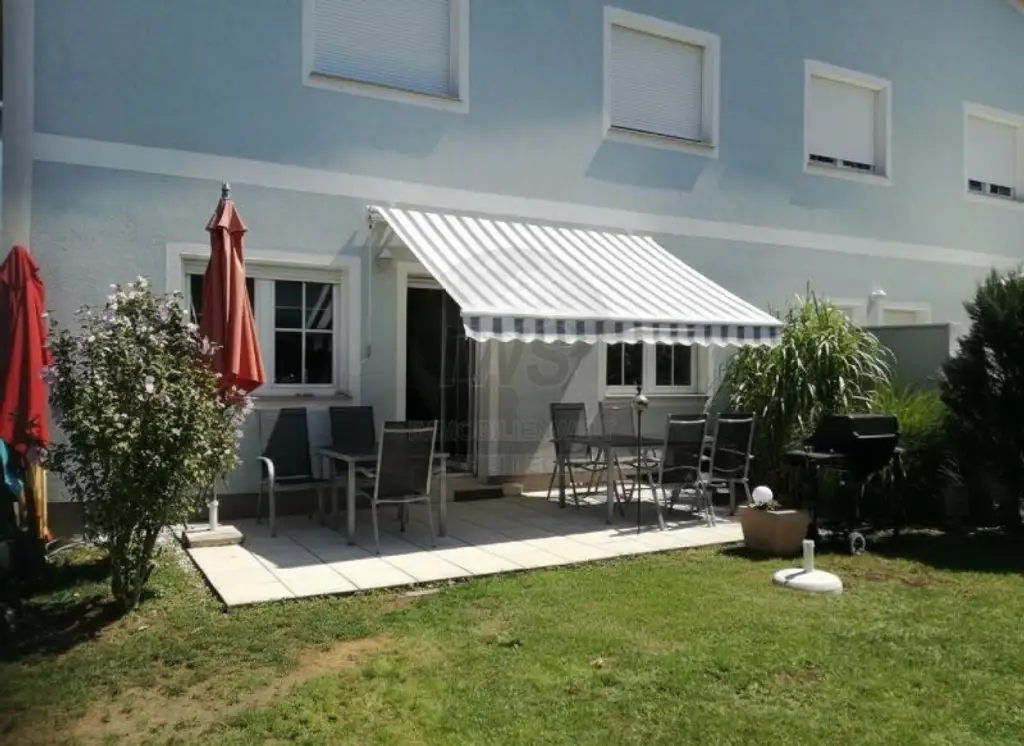 Sonniges Reihenhaus mit Garten!