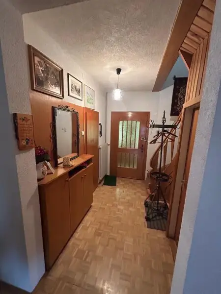 Alt aber saniertes Stadt Familienhaus – Ihr neues Zuhause für 349000 € mit Keller & Carport /  nähe medQuartier-Ärztehaus   BH & HAK Feldkirchen