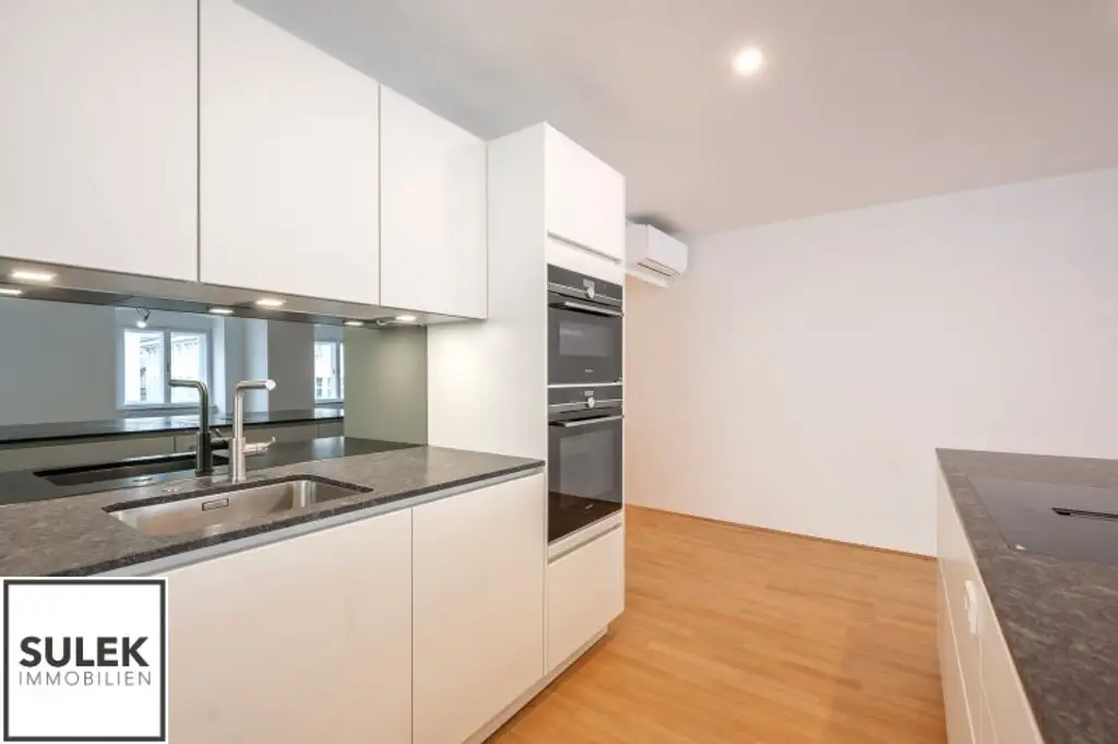 VIDEO-TOUR: traumhafte 3 Zimmer DG-Wohnung mit großem Wohnsalon in Bestlage * mit Blick zum Stephansdom *